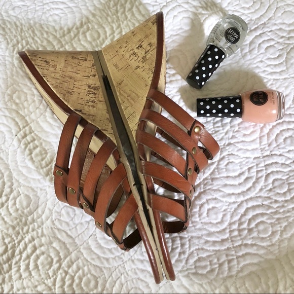 Kenneth Cole Unlisted leather wedge sandals studs - Picture 4 of 8